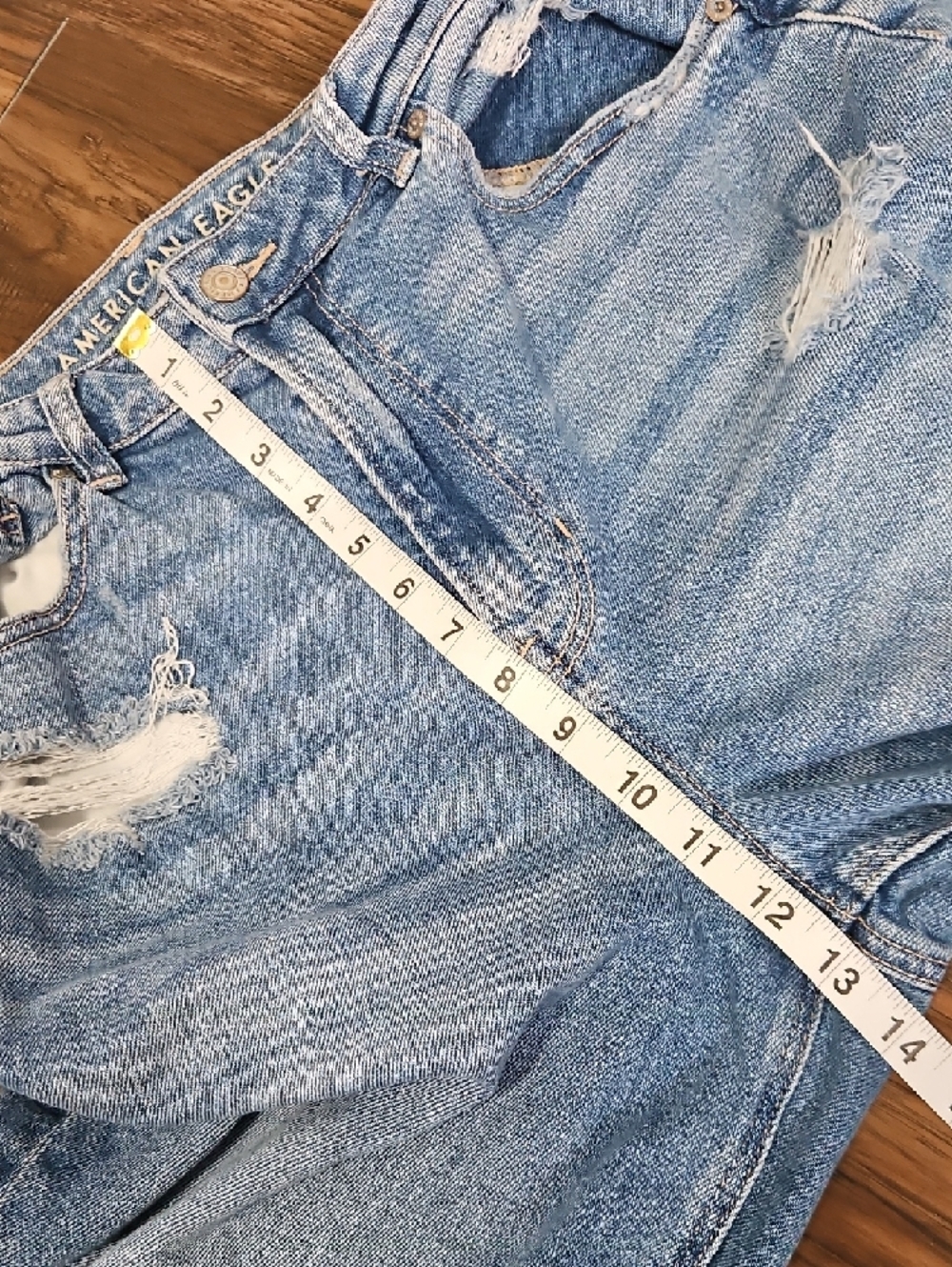 American Eagle High-Rise Mom Straight Distressed Jeans Women’s 14 - Picture 4 of 13